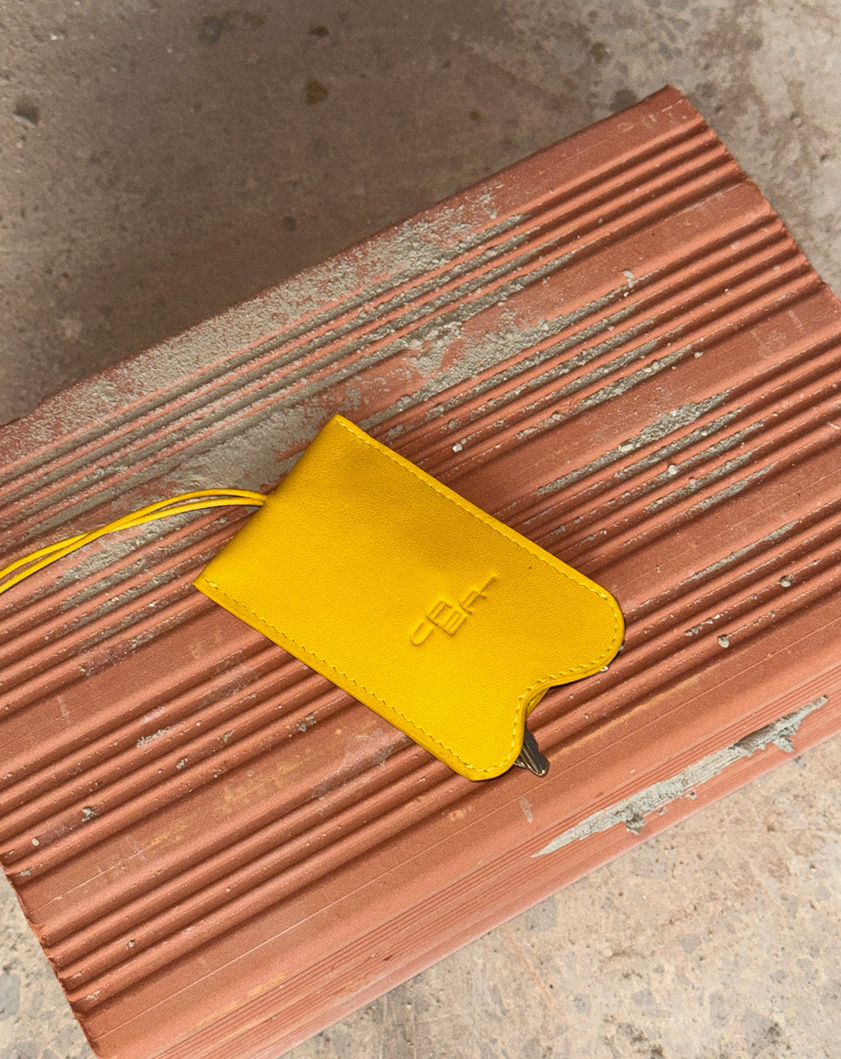 NEVER FORGET key etui